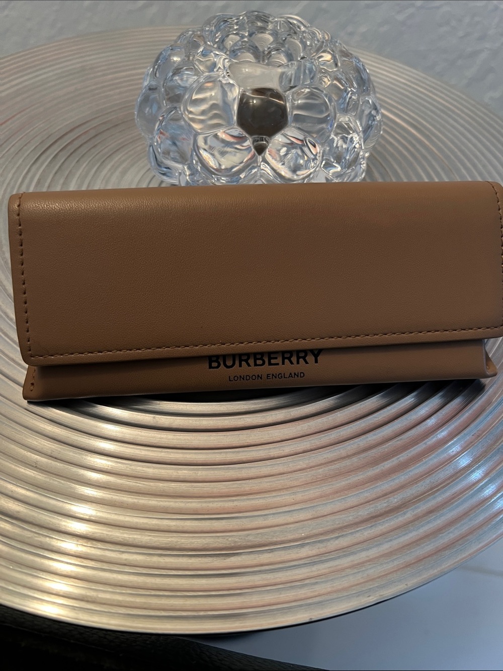 BURBERRY BROWN LEATHER SUNGLASSES CASE WITH CREME INTERIOR